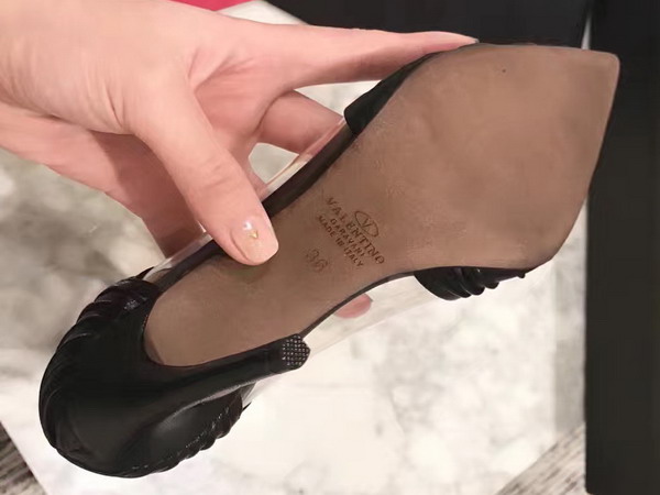 Valentino Garavani Pump in Black Draped Goatskin Leather For Sale