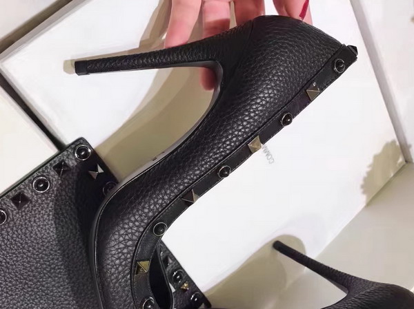 Valentino Garavani Rockstud Rolling Noir Pump in Black Alce Printed Calfskin For Sale