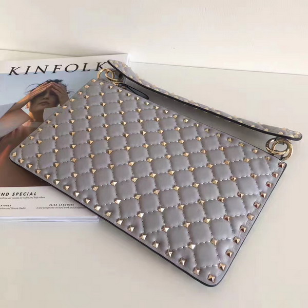 Valentino Garavani Rockstud Spike Clutch in Light Grey Lambskin For Sale