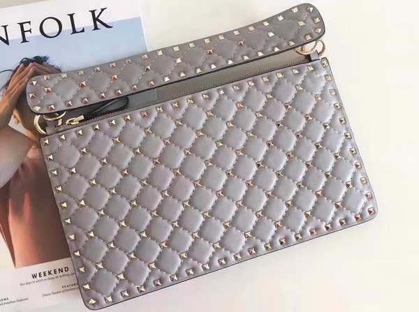 Valentino Garavani Rockstud Spike Clutch in Light Grey Lambskin For Sale